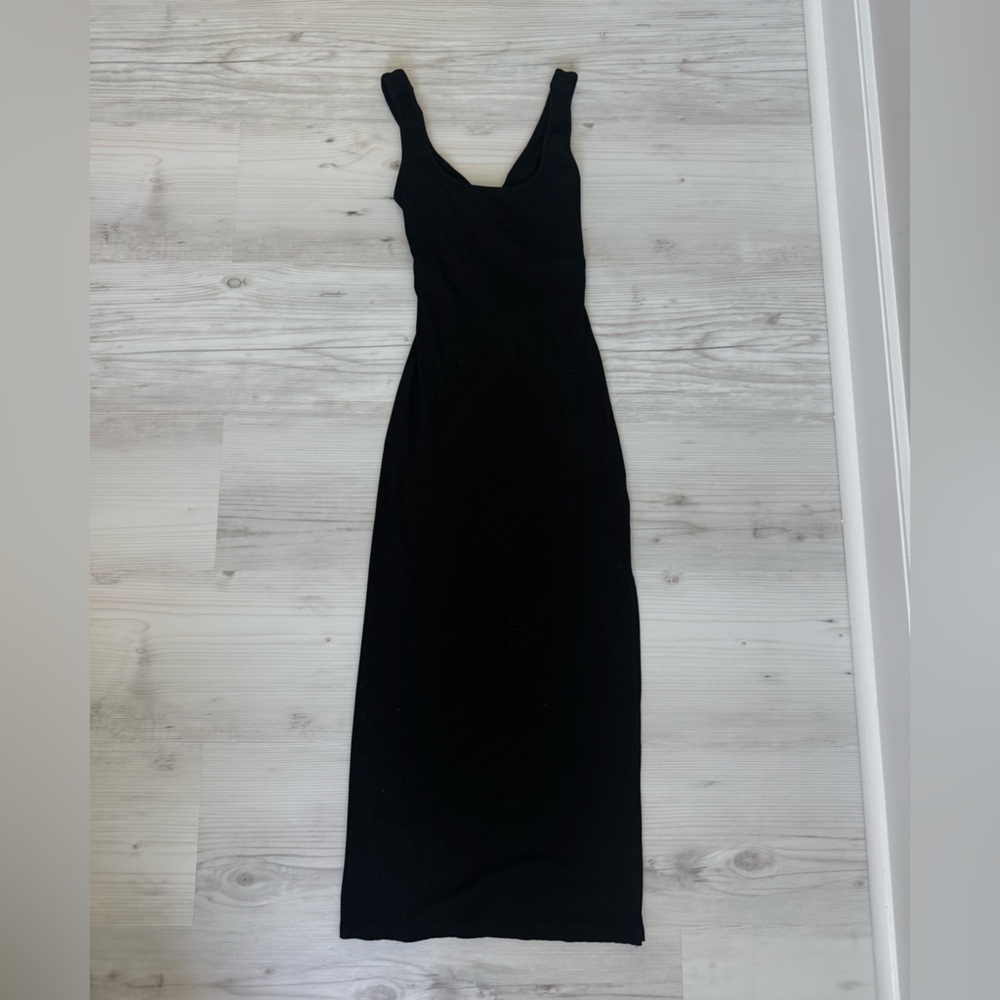 Ribbed black dress with back detail size S